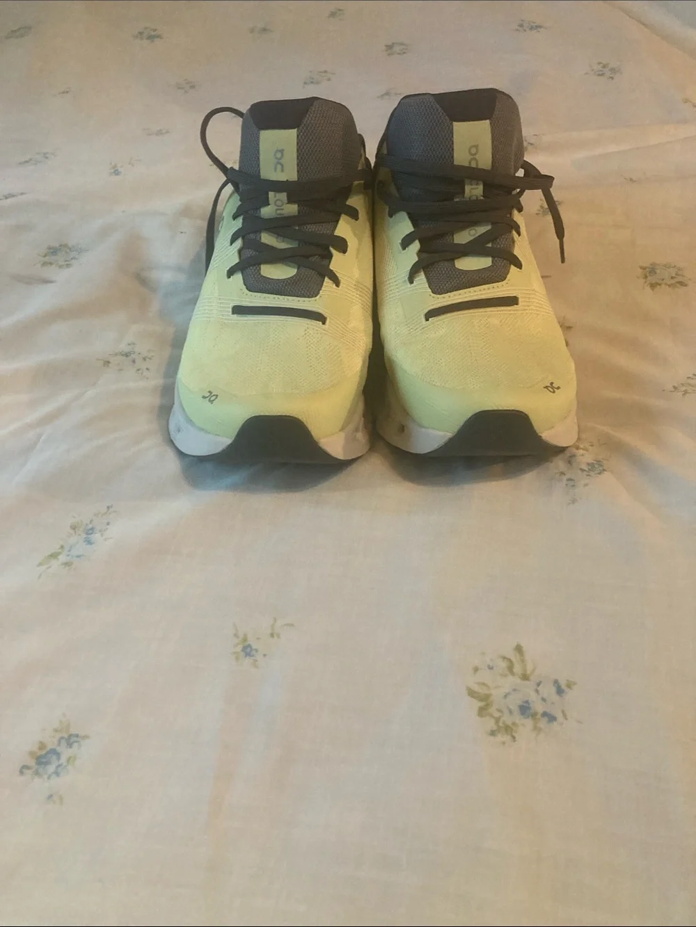 On Running Lace-Up Running Shoes